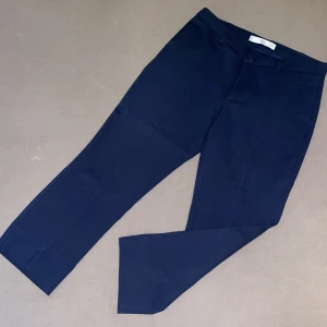 Mango trousers - ***price negotiable*** Size: EUR 38 / USA 6 / MEX 5 Colour: Navy blue