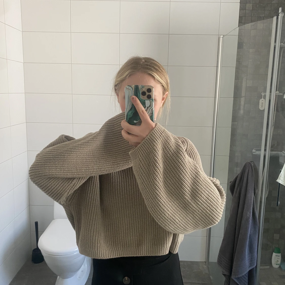 Mysig stickad beige tröja