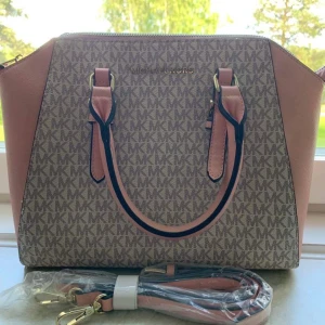 MK Marilyn - Knappt använd MK väska säljes