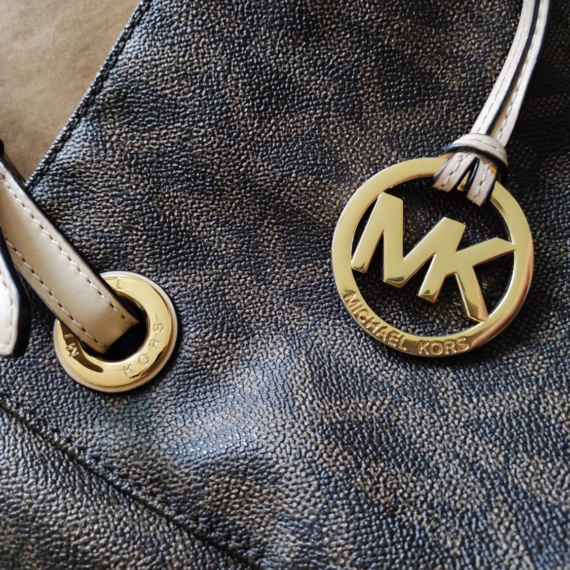 Michael Kors väska  - 90
