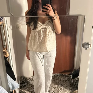 Topp - Supersöt sommartopp. Aldrig använd. Storlek S-M. Säljer den för 150 och kan mötas upp eller skicka💖