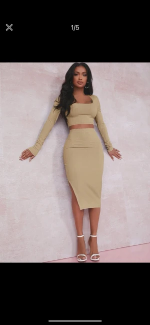 Two piece set  - Köpt på SHEIN Kan frakta och mötas upp Skickar fler bilder vid intresse❤️