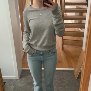 Finstickad tröja  - Grå finatixkad tröja i bra skick. Storlek XS men passar även S.  Skriv vid frågor💗