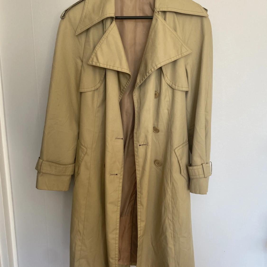 Trenchcoat dam