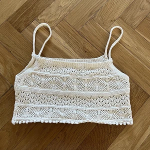 Crop top zara - Virkad crop top från Zara. Helt ny