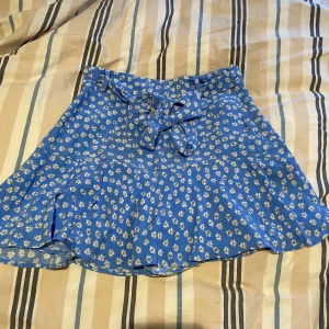 Kjol - Jätte fin sommarkjol med ett par inbyggda shorts❤️‍🩹