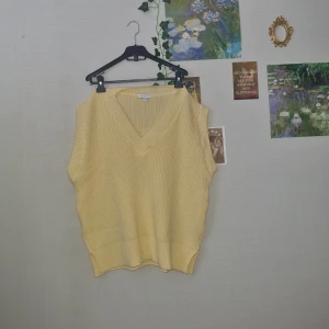 topshop-väst - Oversized väst från topshop; väldigt mysigt marerial, perfekt för en vår-picnic! 🌷aldrig använd! 💖