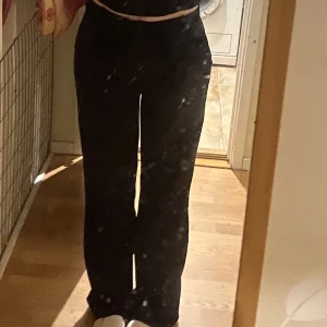36 - Snygga kostymbyxor från Lindex som nya då jag aldrig änvänder dem 