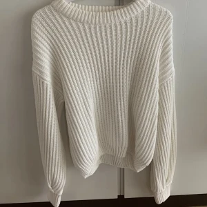 TRÖJA (NA-KD) - Virkad tröja från NAKD!