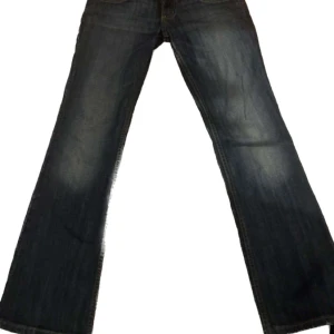 coola Lee-jeans - ni är fria att trycka på köp nu annars är de några frågor är de bara att skriva❤️storlek xs