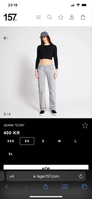 Lågmidjade jeans - låg midjade jeans ifrån lager 157 i färgen grey jeansen heter icon! Super fint skick!  Säljer då dom blivit förstora för mig❤️(kan även byta emot xxs) köpta för 2 veckor sedan använt ca 3 gånger! Ny pris 400, mitt pris 230kr