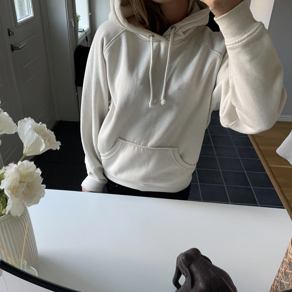 beige/vit hoodie