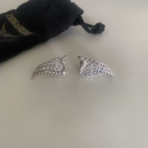 Zadig örhängen  - Snyggaste örhängena från zadig Voltaire 💓💕 Aldrig använda, köpta för 950kr 