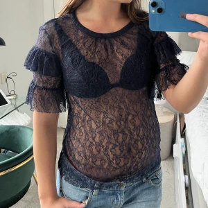 Festtopp!  - Så snygg festtopp man kan även ha ett linne under om man tycker att det är visande! 