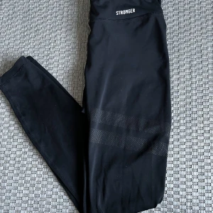 Tights stronger - Superfina svarta tights från stronger som inte kommer till användning längre❤️