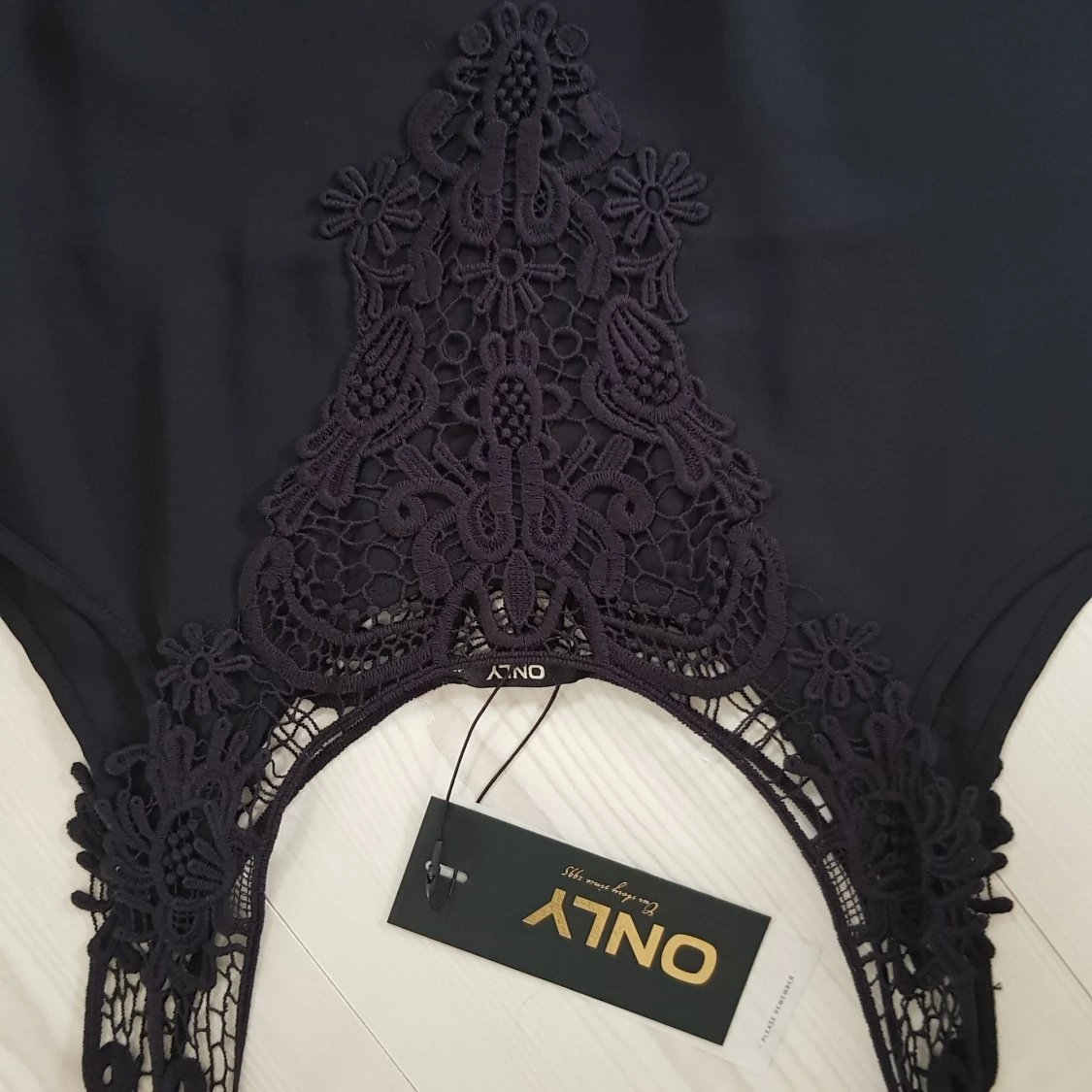 Linne med spets - 90