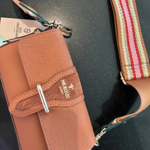 Morris väska - Säljer denna väska aldrig använd från Morris, lappar och allt kvar Beck söndergaard band till 