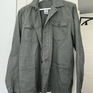 ZARA JACKA - STORRENSNING! Säljer denna jacka frpn zara 