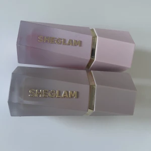 Sheglam  - Blush och contour från sheglam båda är endast testade contouren är i färgen soft tan och blushen love cake, 70kr för båda💞