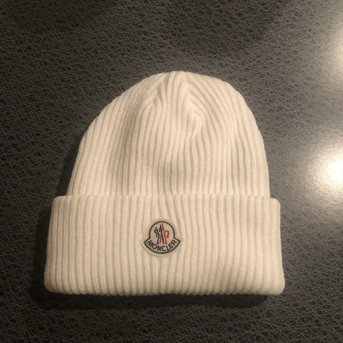 Moncler mössa
