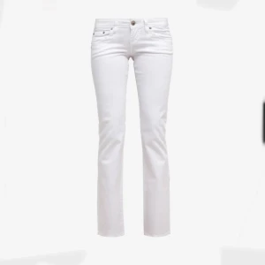 Ltb jeans - Super snygga ltb jeans i modellen valerie som tyvärr är lite för stora för mig och inte kommer till användning. Bra skick utan några fläckar