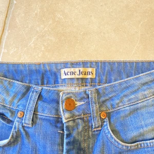 Acne jeans - Jeans från Acne. Lågmidjade/midwaist. Använda fåtal gånger