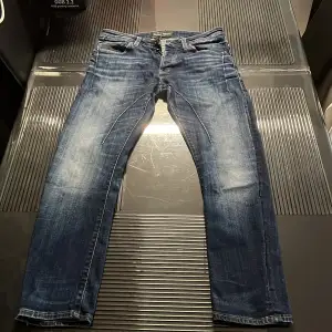 Slim jeans. Inga skador. Fler bilder kan skickas om intresset finns 