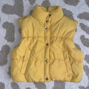 H&M väst - H&M väst