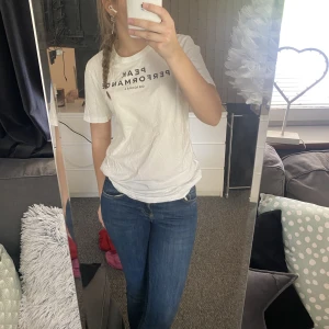 Peak performance t-shirt  - Fin t-shirt i storlek 170 men passar mig med S  70kr+frakt