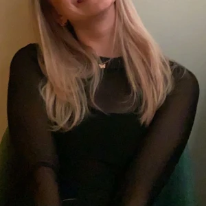 Mesh topp - Fin mesh topp. Använd ett fåtal gånger, inga defekter. Köparen står för frakten 💕💕