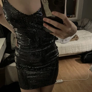 Klänning - Storlek s, det sticks inte av paljetterna🩷