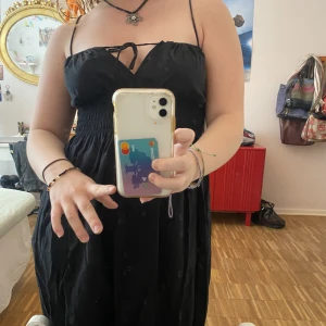 Lång klänning - Aldrig använt, jätte skönt material. Köparen står för frakten 💖