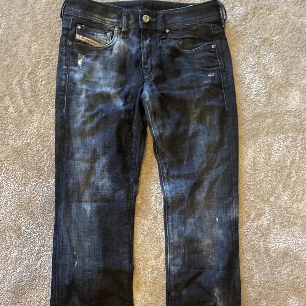 Säljer dessa sjukt coola bootcut jeans❣️. Jeans & Byxor.