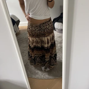 Mönstrad långkjol - Perfekt långkjol nu till hösten. 