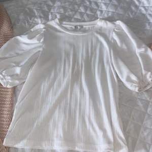 Vit tröja  - Inga fel