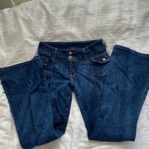 skitsnygga jeans från Brandy Melville, säljer eftersom de inte är min stil längre, veldigt bra skick, men har använts en del