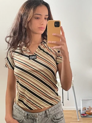 T-shirt  - Vintage t-shirt i strl m men jag är en storlek s och den passar bra på mig.