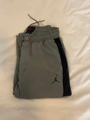 Jordan trackpants - Fina Jordan trackpants. Sköna och bra skick. Storlek S men passar även M