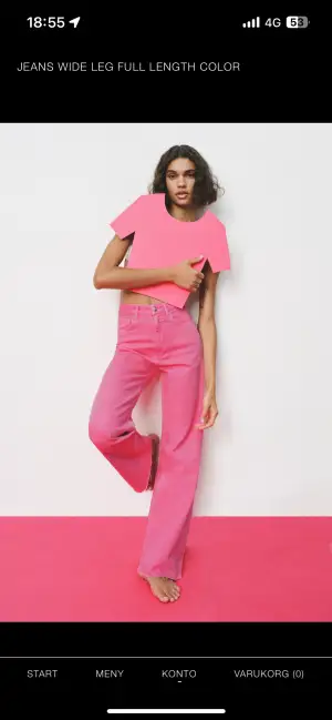 Ett par rosa wide leg och high waist jeans från Zara🌷 I utmärkt skick. Använda ett fåtal gånger.  Säljer pga för små.  Storlek 40 men de är små i storleken.  För fler bilder skicka PM🩷