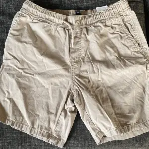 Brun/beige aktiga shorts från hm BRA SKICK!