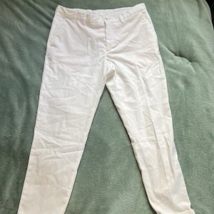 Linnebyxor - Linnebyxor från zara Helt oanvända Storlek 40 Passar S/M