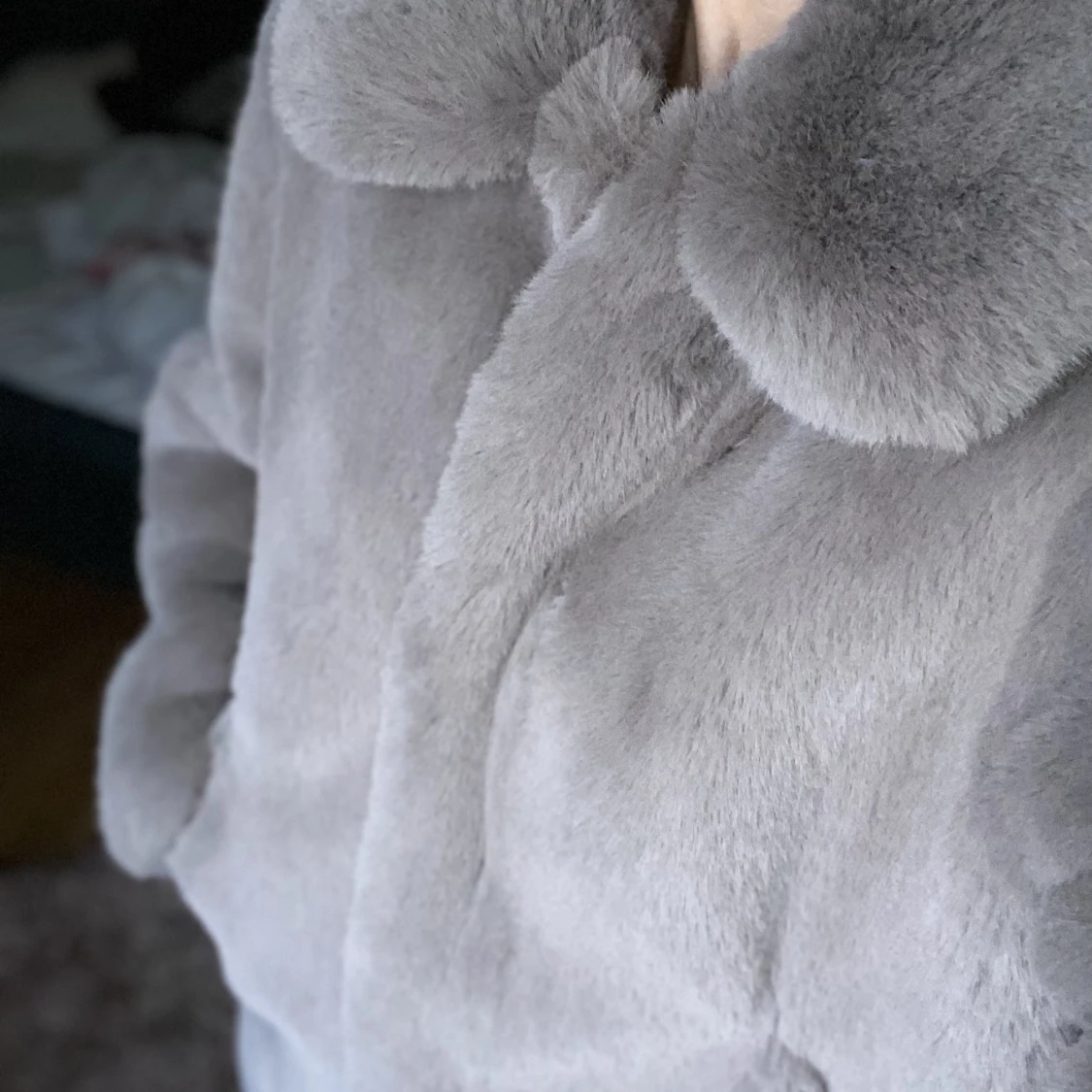 Mysig fuskpäls  - 91