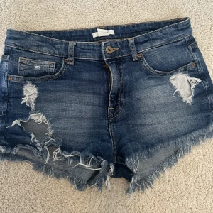 Jeansshorts  - Snygga shorts i fint skick, säljer då dom inte kommer till användning längre 🙌😊