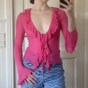 Mesh blus  - Fin mesh blus i storlek xs. Använd enstaka tillfällen så i mycket bra skick. Säljer för 80 kr plus frakt 💖