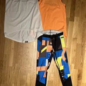 Träningskläder  - Björn Borg linne och tränkngstights storlek S   Paketpris 300:-