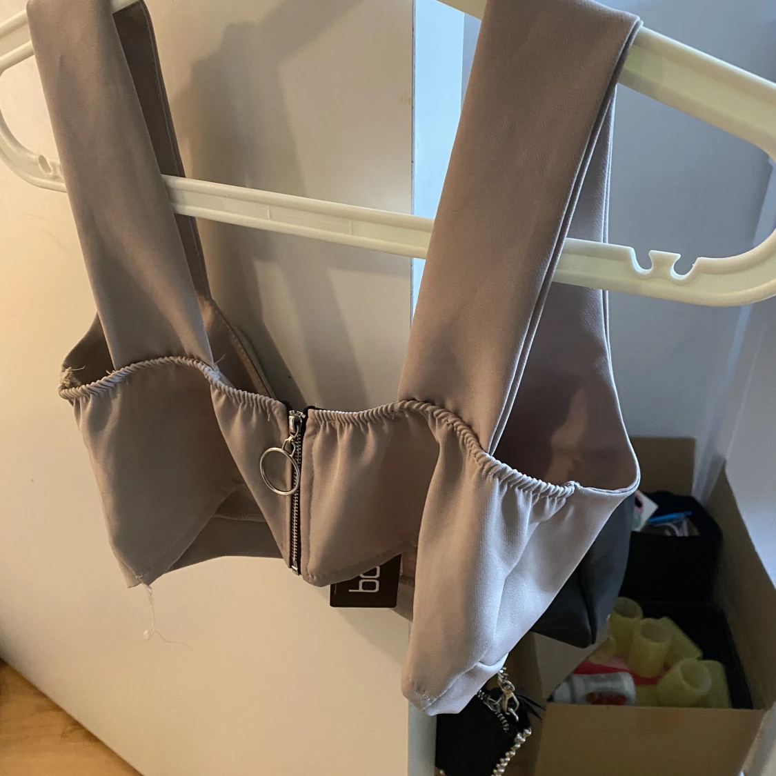 (HELT NY med lapp kvar)Kort topp  - 90