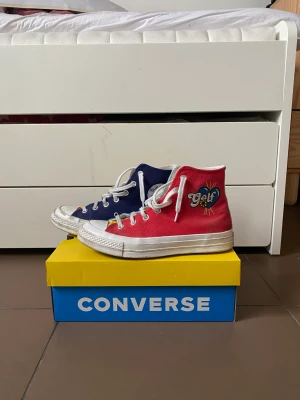 Golf Wang Converse - Ett par concerse från Tyler The Creators märke Golf Wang. Använda ett par gånger så skicket är ganska bra. 