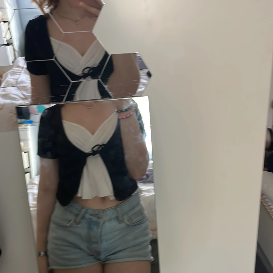 Kortärmad svart kofta  - 91