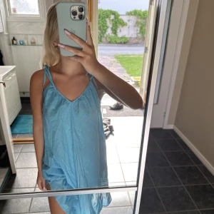 Hm klänning - Klänning från hm. Så fin nu i sommar, nyskick🩵