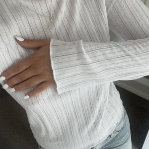 Topp - Jättefin lite genomskinlig topp från bikbok 💗💗💗